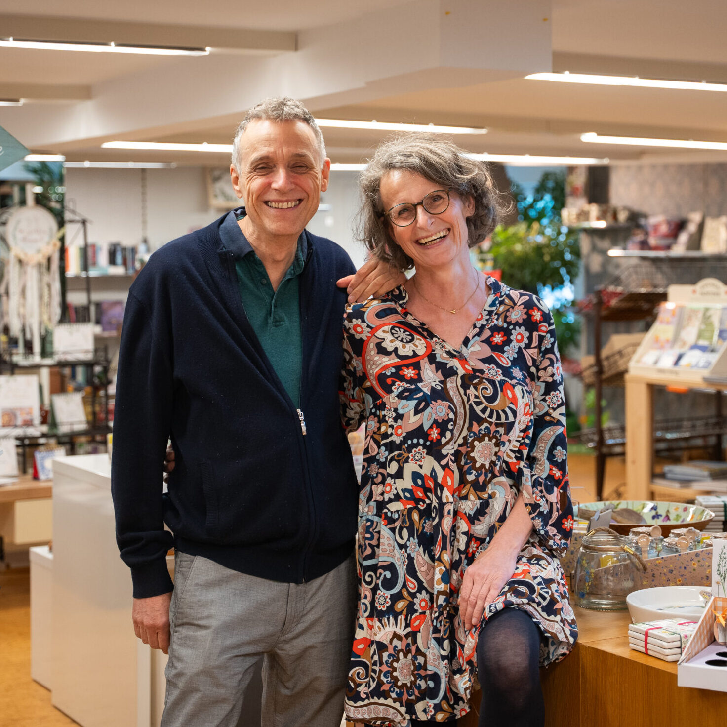 Michael und Anja Junkert, Inhaber vom Ratzefummel Knittlingen, lächeln in die Kamera